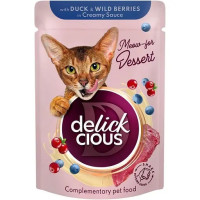 Влажный корм для кошек Delickcious Хлопья с уткой и лесными ягодами в сливочном соусе 85 г
