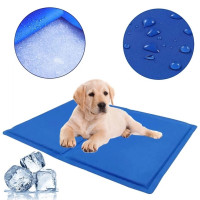 Охлаждающий гелевый коврик для собак и котов Trixie Cooling Mat, размер М 50х40см синий, Трикси 28685